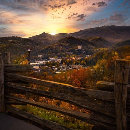Her Majesty'S Way, Awesome Mtn Views, 1089 Free Tickets Each Paid Day, Dollywood And More جاتلينبرج المظهر الخارجي الصورة